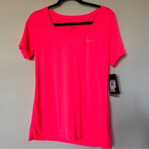 NWT Nike Women's Short Sleeve Tee Neon Pink Size M New